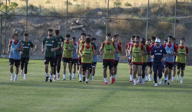 Gaziantep FK Teknik Direktörü Selçuk İnan, kadroyu oluşturmak için çalışıyor: