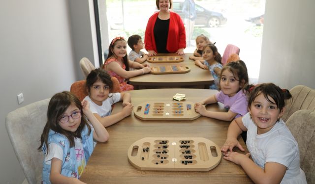 Geleneksel Türk zeka oyunlarını gelecek nesillere aktarmaya çalışıyor