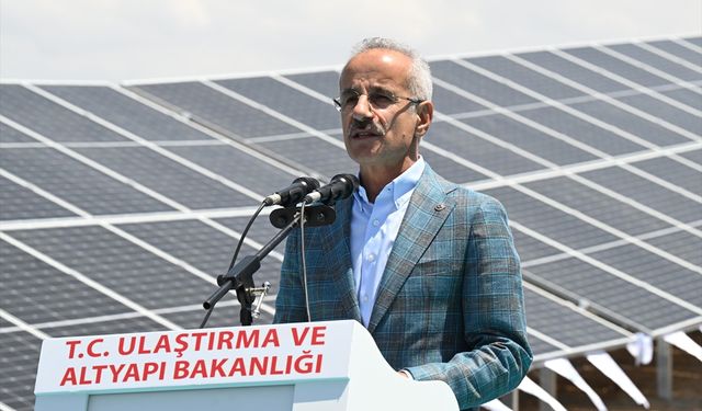 Kara yolları enerjisini güneşten alıyor