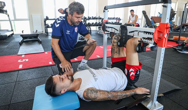 Samsunspor'da futbolcular, kuvvet ve anatomik testlerinden geçti