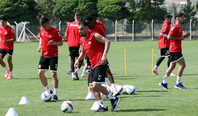 Sivasspor'da yönetim, kadroyu takviye etmek için çalışıyor