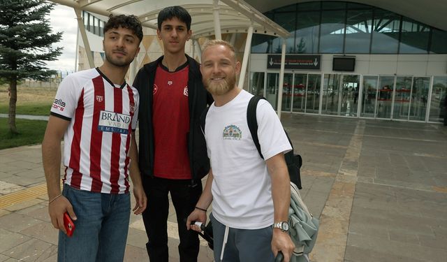 Sivasspor'un prensip anlaşmasına vardığı Alex Pritchard Sivas’a geldi