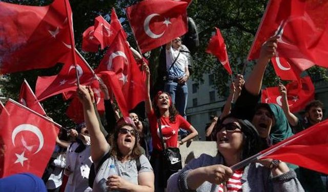 İngiltere seçimleri ve göç tartışması: Türkler ne düşünüyor?