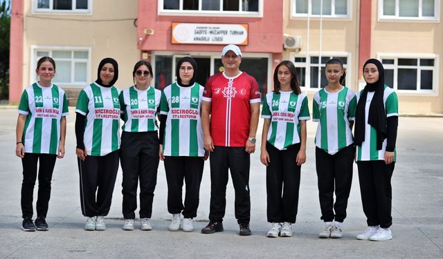 Bocce Çim Topu Milli Takımı'nın 12 kişilik kadrosunun 8'i Samsun'daki liseden çıktı