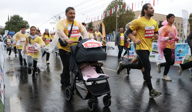 4. Uluslararası Kayseri Yarı Maratonu koşuldu