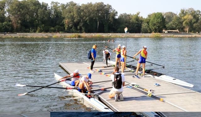 Edirne'deki Avrupa 23 Yaş Altı Kürek Şampiyonası öncesi sporcular antrenmanlara başladı