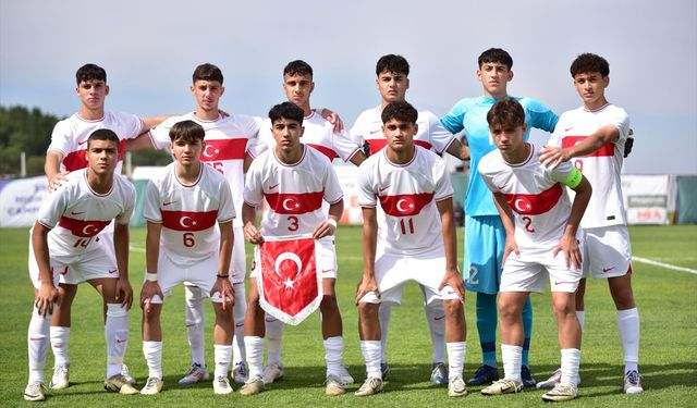 Erciyes Yüksek İrtifa Futbol Turnuvası'nı Türkiye şampiyon tamamladı