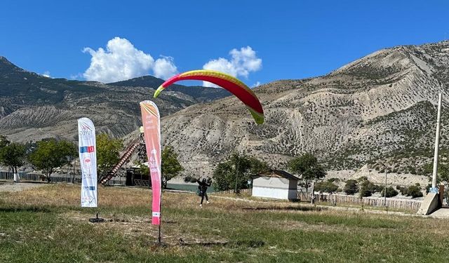 Erzurum'da hava sporları festivali ekstrem sporcularının gösterileriyle başladı