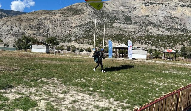 Erzurum'da hava sporları festivali, ikinci gününde gösterilerle devam etti