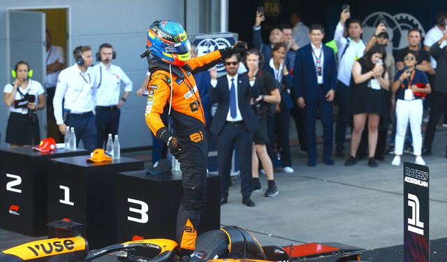 Formula 1'de Azerbaycan Grand Prix'sini Oscar Piastri kazandı