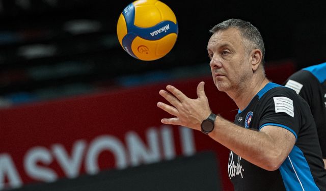 Halkbank Erkek Voleybol Takımı'nın yeni başantrenörü Kolakovic, takımını sezona hazırlıyor: