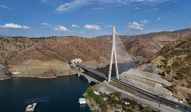 Kömürhan Köprüsü'ne, Uluslararası Yol Federasyonu'ndan ödül