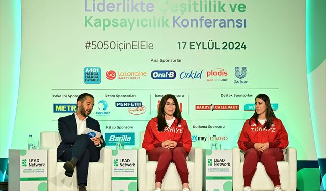 Paralimpik golbolcü Altunoluk kardeşler, "Sporun birleştirici gücüyle eşitliği sağlamak" oturumuna katıldı