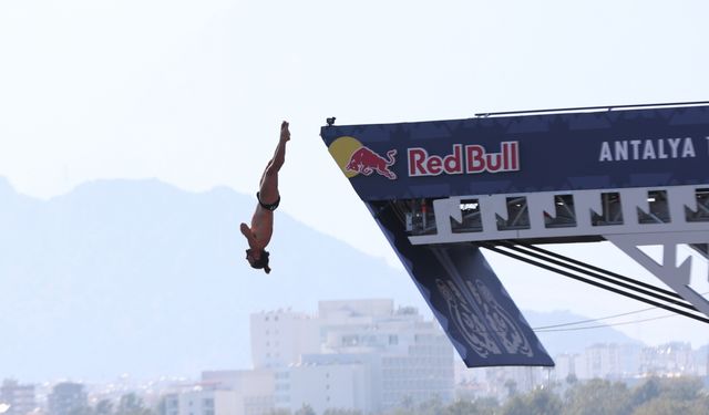 Red Bull Cliff Diving Dünya Serisi'nin 7'nci etabı Antalya'da başladı