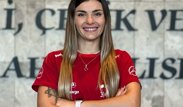 A Milli Kadın Futbol Takımı kalecisi Selda Akgöz'den taraftarlara destek çağrısı: