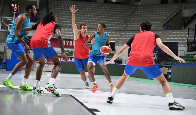 Basketbolun "ekol" takımlarından TOFAŞ yeni sezona hazır