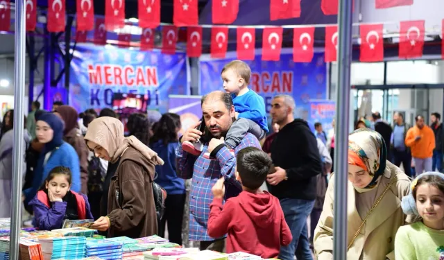 Yazarlar ve okurlar Malatya'da buluştu