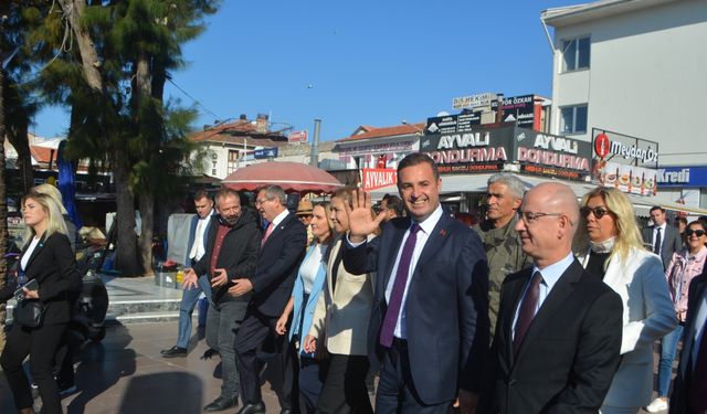 Balıkesir'de "19. Ayvalık Uluslararası Zeytin Hasat Festivali" başladı