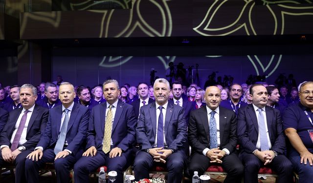 Bolat: "2024 yılının ilk 10 ayında ihracat, bir önceki yılın aynı dönemine kıyasla yüzde 3,2 oranında artışla 216,4 milyar dolara yükseldi."