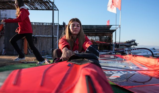 Yelkende genç sporcular, uluslararası yarışmalarda madalya kazanmayı sürdürüyor