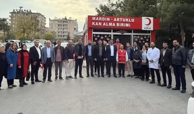 AK Parti Mardin'den kan bağışı