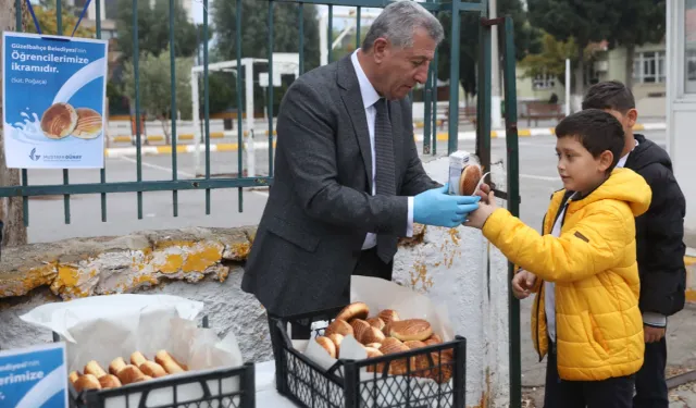 İzmir Güzelbahçe'den çocuklara okul sürprizi