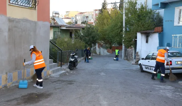 İzmir Karabağlar’da temizlik seferberliği