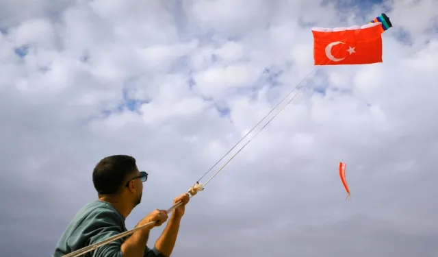 Türkiye’nin en büyük Türk Bayrağı uçurtması Mardin'de