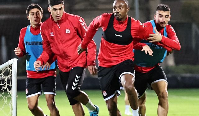 Sivasspor'un Antalya kampı başladı