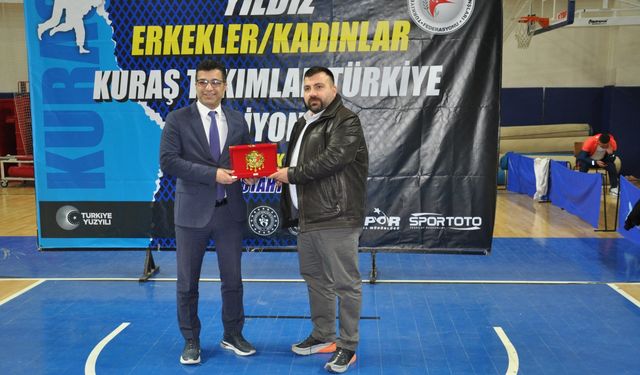 Yıldızlar Takımlar Türkiye Kuraş Şampiyonası, Kütahya'da başladı