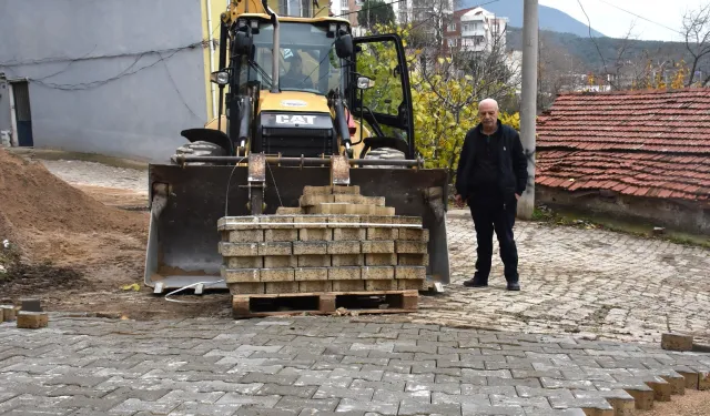 Bursa Gemlik'in kırsalında üst yapı sürüyor