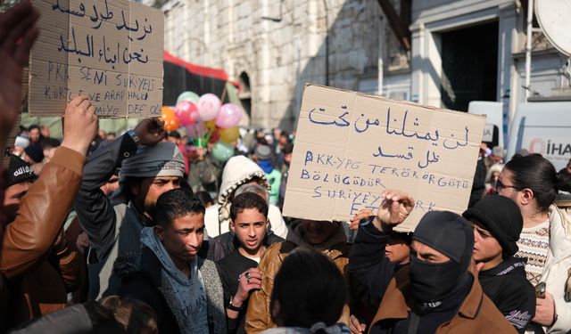 Şam'daki Emevi Camisi'nde cuma namazı sonrası terör örgütü PKK/YPG protesto edildi