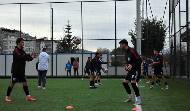 Trabzonsporlu efsaneleri yetiştiren mahallede genç yetenekler meşin yuvarlağın peşinde