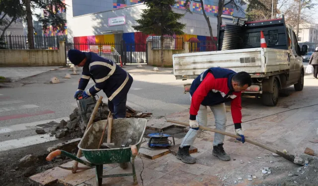 Düzce'de kaldırım çalışmaları devam ediyor