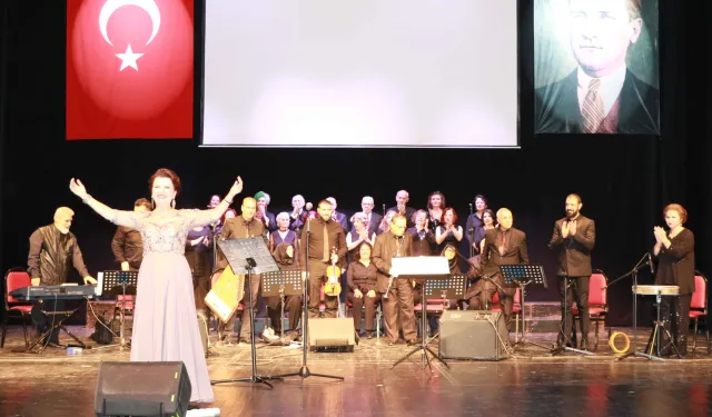 Kocaeli'de 65 yaş üstü korodan nostaljik gece