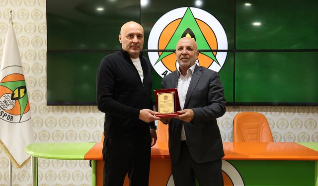 Alanyaspor'da teknik direktör Sami Uğurlu ile yollar ayrıldı