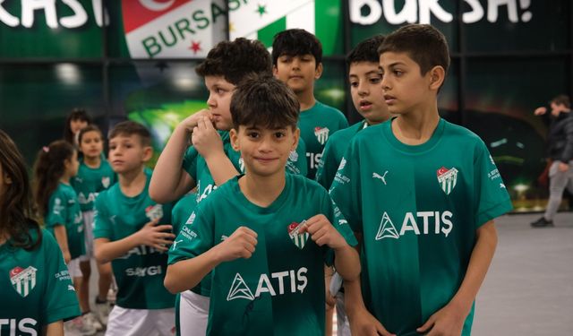 Bursaspor'un misafiri yetim çocuklar oldu