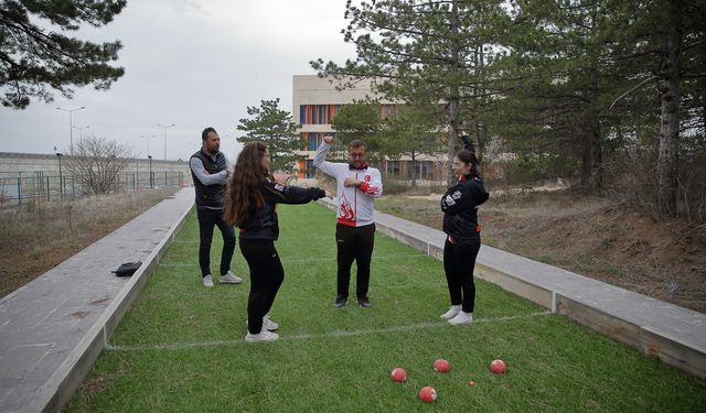 Çorum'da bocce sporcusu 3 kardeş şampiyonalara birlikte hazırlanıyor