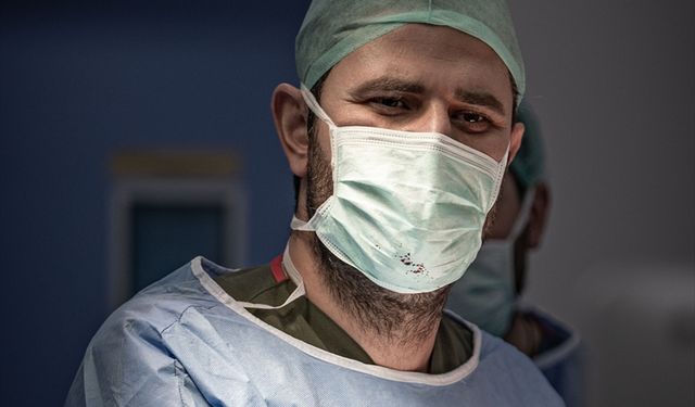 Atatürk Üniversitesi Araştırma Hastanesi'nde robotik cerrahiyle diz protezi ameliyatı yapıldı