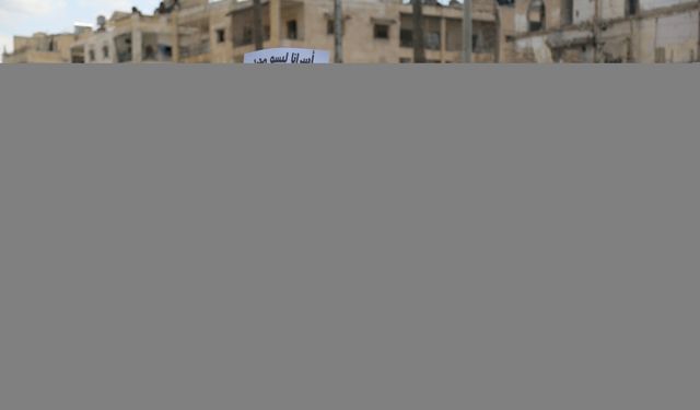 Halep'te terör örgütü PKK/YPG'nin alıkoyduğu sivillerin yakınları protesto düzenledi