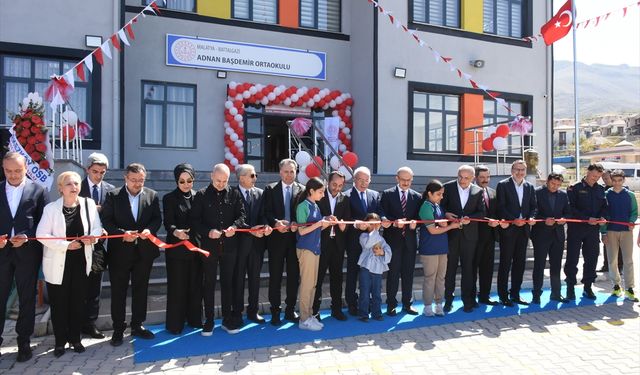 Malatya'da hayırsever iş insanının yaptırdığı 16 derslikli okul açıldı