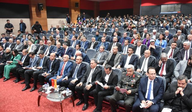 Malatya'da İpekyolu Kariyer Fuarı açıldı