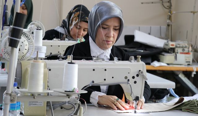 Tekstil atıkları Bursalı kadınların elinde yeni ürüne dönüşüyor