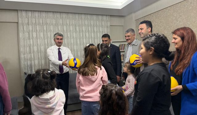 Aile ve Sosyal Hizmetler Bakan Yardımcısı Tarıkdaroğlu, Gaziantep'te ziyaretlerde bulundu