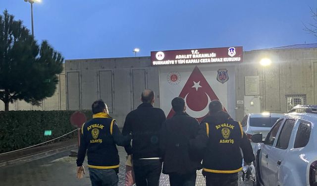 Balıkesir'de telefon dolandırıcılığı operasyonunda yakalanan 3 zanlıdan 2'si tutuklandı