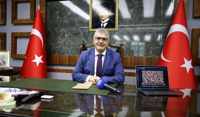 Bingöl Valisi Çelik, AA'nın 'Yılın Kareleri' oylamasına katıldı