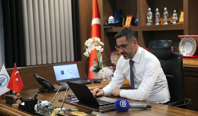 Bitlis Belediye Başkanı Tanğlay, AA'nın 'Yılın Kareleri' oylamasına katıldı