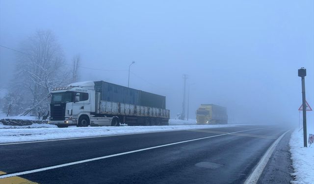 Bolu Dağı'nda sis etkili oldu