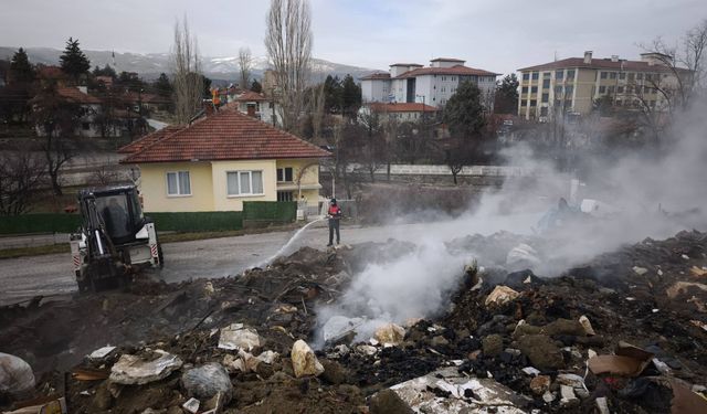 Burdur'da evde çıkan yangında 1 kişi yaralandı