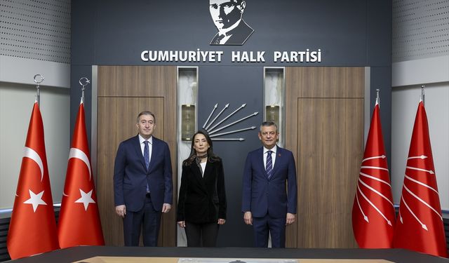 CHP Genel Başkanı Özel, DEM Parti heyeti ile görüştü
